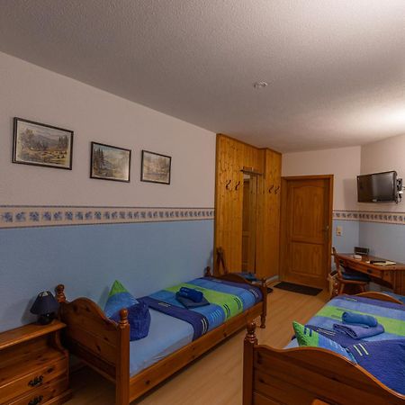 Pension Und Gaststaette Zur Knappenschaenke Thermalbad Wiesenbad Luaran gambar