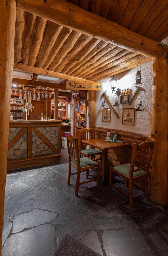 Pension Und Gaststaette Zur Knappenschaenke Thermalbad Wiesenbad Luaran gambar