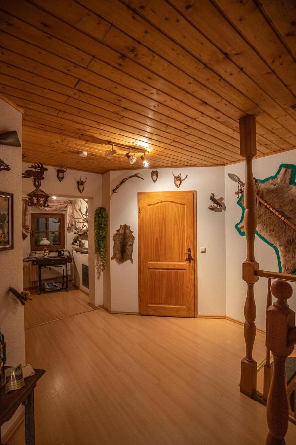 Pension Und Gaststaette Zur Knappenschaenke Thermalbad Wiesenbad Luaran gambar