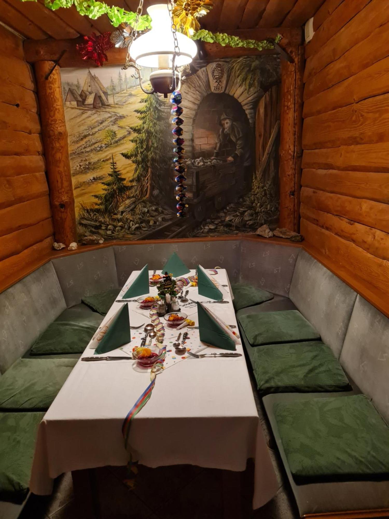 Pension Und Gaststaette Zur Knappenschaenke Thermalbad Wiesenbad Luaran gambar