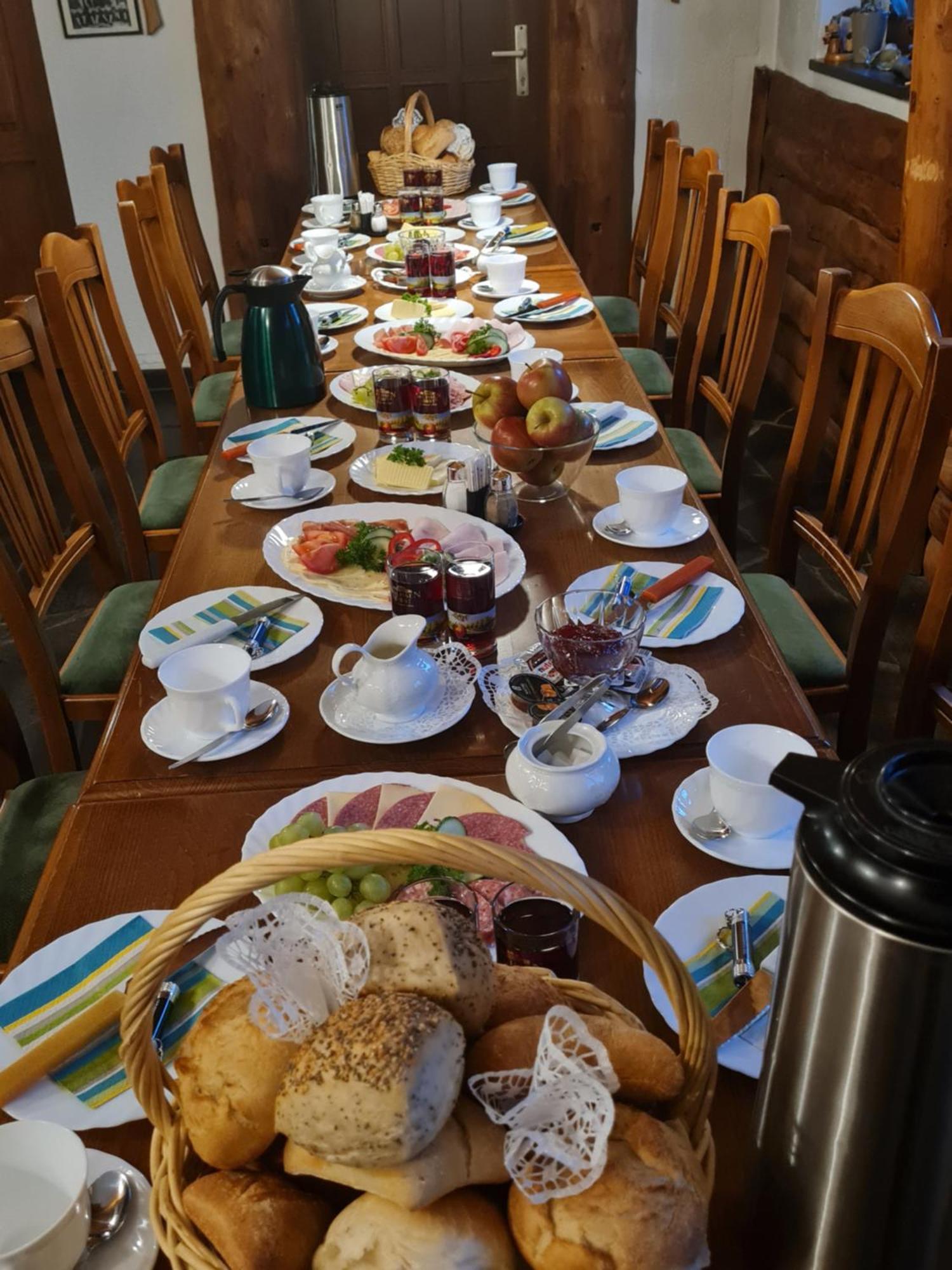 Pension Und Gaststaette Zur Knappenschaenke Thermalbad Wiesenbad Luaran gambar